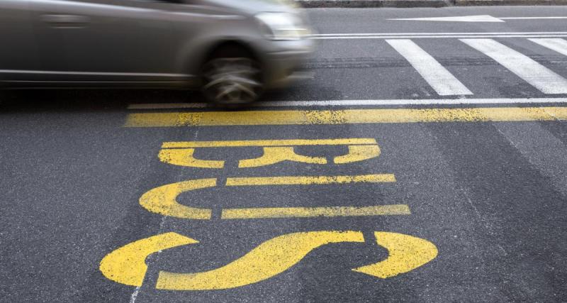  - Une amende pour avoir roulé sur la voie réservé aux bus, l’automobiliste ne faisait que laisser passer une ambulance