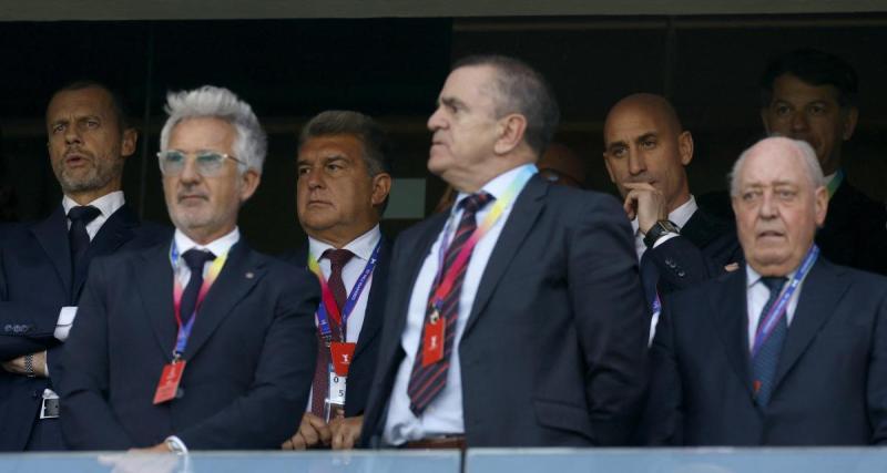  - Barça : Amrabat et Aubameyang s'éloigneraient à grands pas de la Catalogne