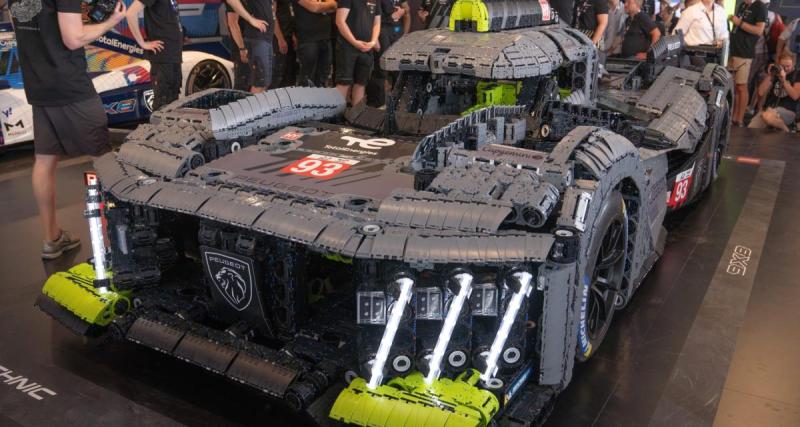  - Une 9x8 LEGO en taille réelle