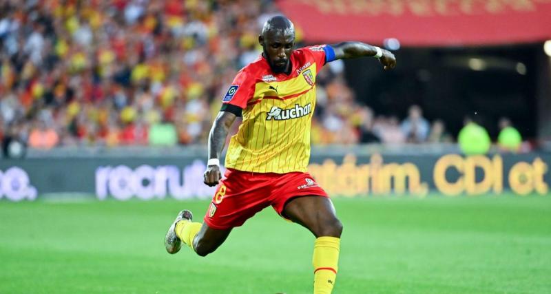 - Lens : les Sang et Or dévoilent leur maillot extérieur avec un bel hommage aux supporters 