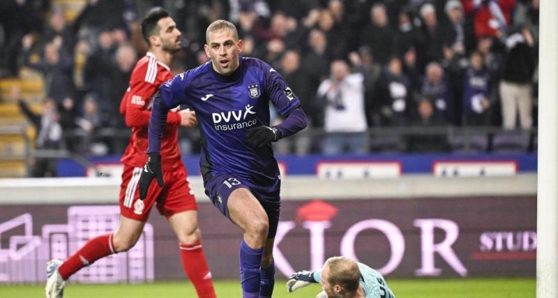  - Algérie : un club affirme publiquement vouloir recruter Slimani