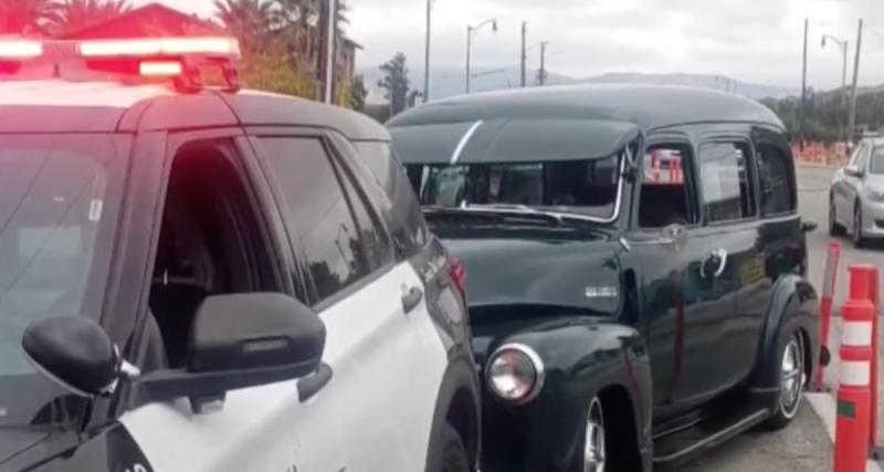  - Le policier se fait percuter volontairement par une voiture afin de la stopper dans sa course folle