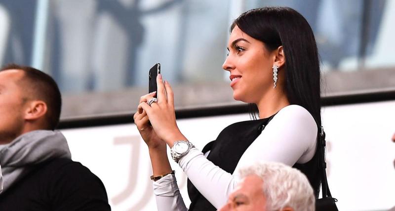  - Georgina Rodriguez, madame Cristiano Ronaldo, met en avant sa poitrine en réponse aux critiques !