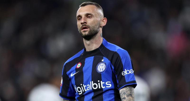  - FC Barcelone - Mercato : c'est officiel pour Brozovic à l'Al-Nassr ! 