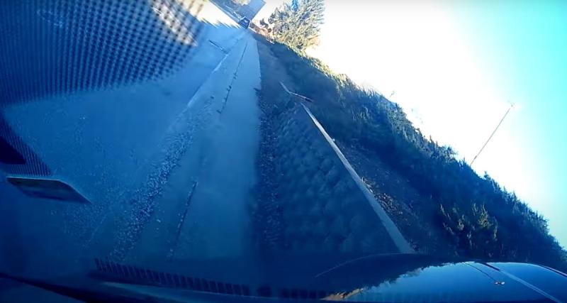  - VIDEO - En pleine leçon de conduite, il croise la route d’un nid-de-poule et se retourne à très faible allure