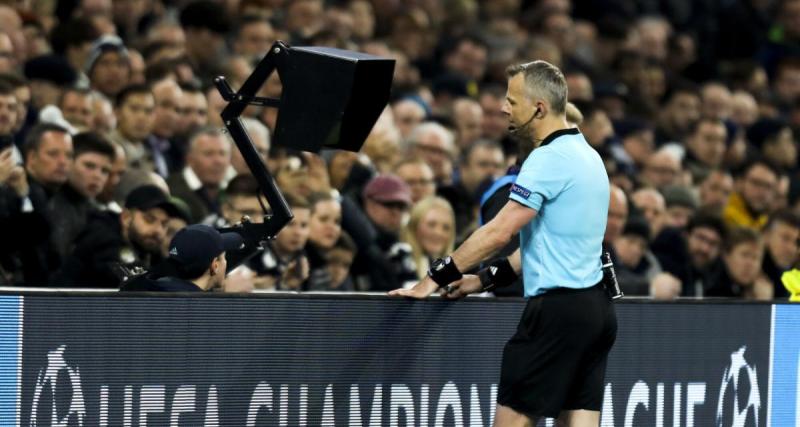  - Coupe du Monde (F) : les arbitres pourront expliquer les décisions du VAR aux supporters présents dans les stades