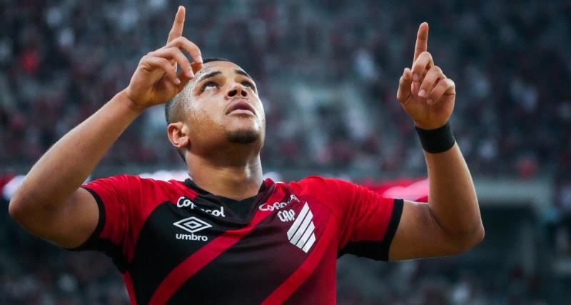  - FC Barcelone – Mercato : 4 joueurs bloquent encore la venue de Vitor Roque !