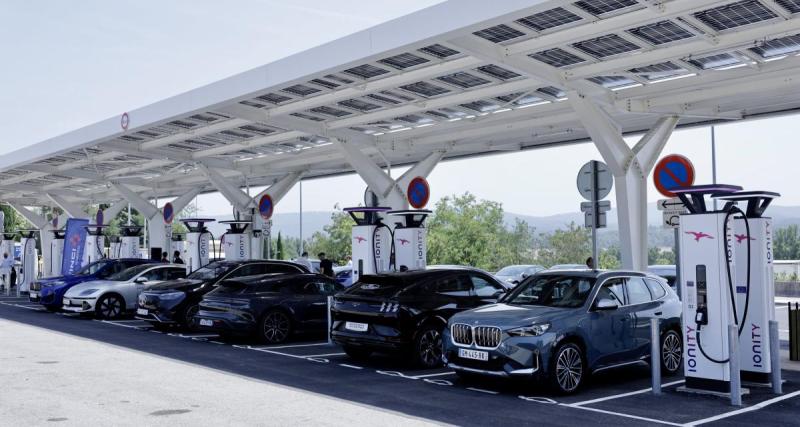  - Voitures électriques : 100 % des aires du réseau de Vinci Autoroutes désormais équipées de bornes de recharge