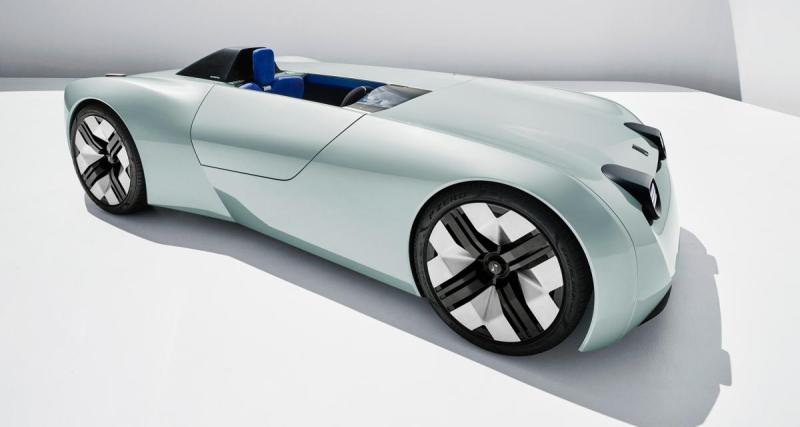  - Makkina Design revisite la Triumph TR2