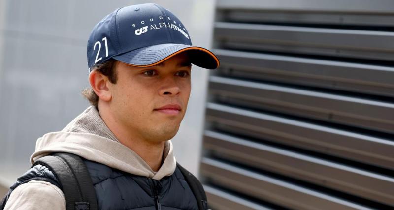  - Nyck de Vries allume Red Bull et révèle qu’il devait remplacer Sergio Perez en 2025