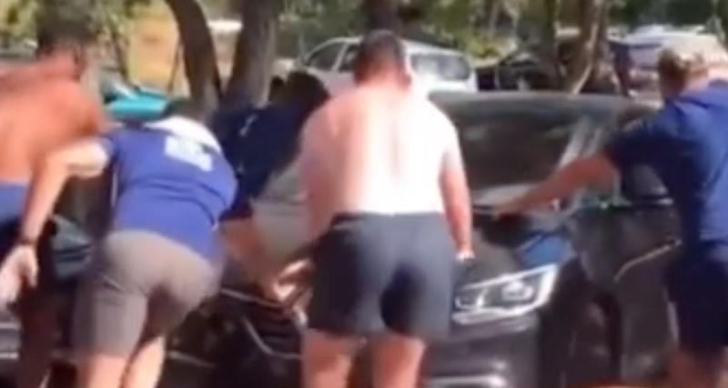  - Même en vacances, les rugbymans de Colomiers (Pro D2) soulèvent des voitures !