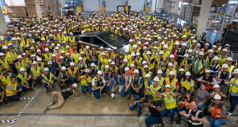  - Le premier Tesla Cybertruck sort d’usine… avec plus de deux ans de retard !