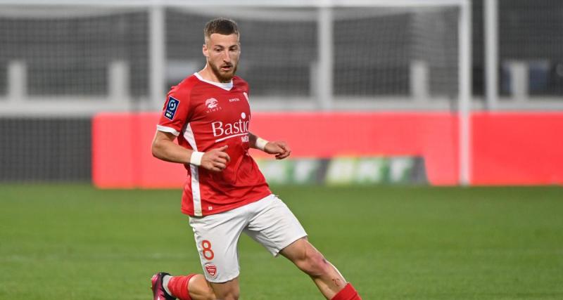  - National : Villefranche et Cholet annoncent une arrivée, Nîmes un départ (off)