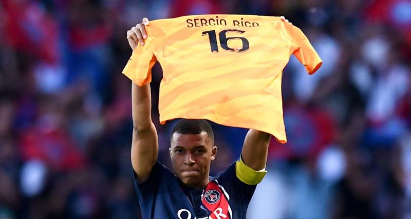  - PSG : un hommage à Sergio Rico à l'entraînement