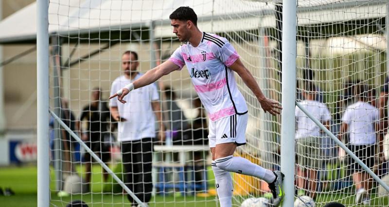  - PSG : le club attendrait trois départs avant de passer à l'action pour Vlahovic