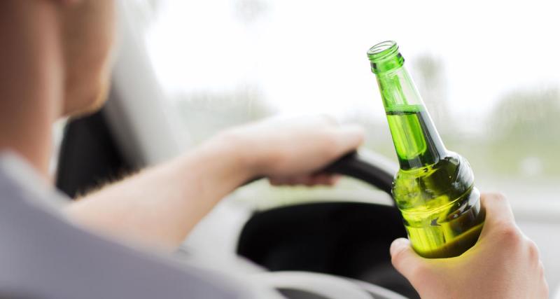  - Ivre et sans permis, il cause un accident et s’ouvre une bière devant les gendarmes