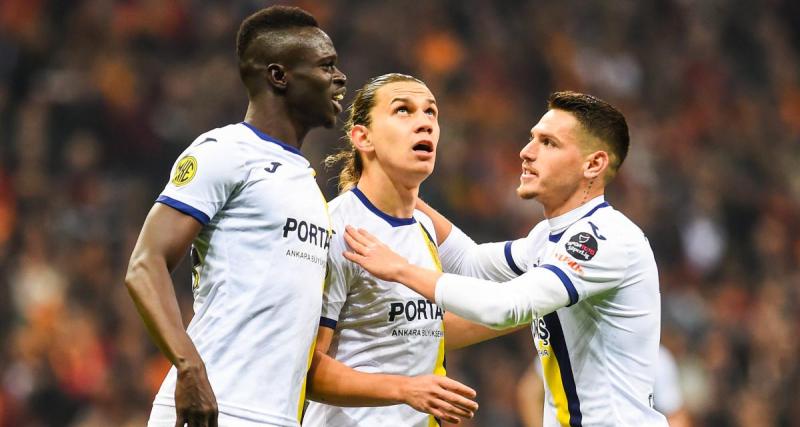  - FC Nantes - Mercato : une première recrue arrive enfin, coup de tonnerre pour la succession de Blas ! 