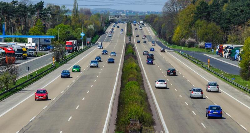  - Interpellé à 197 km/h sur l'autoroute, première grosse prise pour le nouveau bolide de la gendarmerie