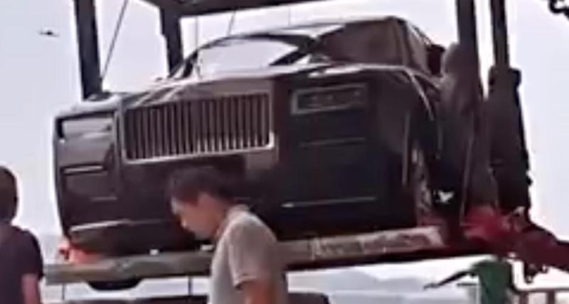  - Ce milliardaire chinois installe sa Rolls-Royce Ghost au 44ème étage, toute une organisation !