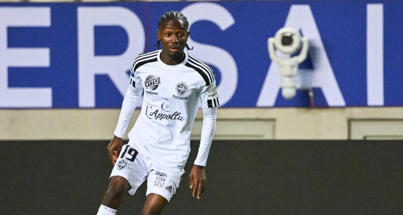  - Versailles : une nouvelle recrue débarque (off)