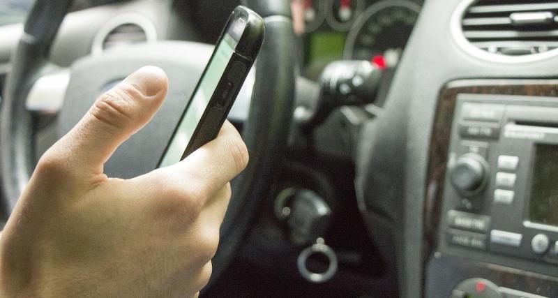  - Les gendarmes verbalisent 60 conducteurs filmant un accident