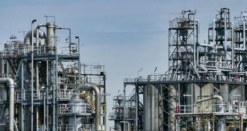  - Les pétroliers résistent à la chute des prix