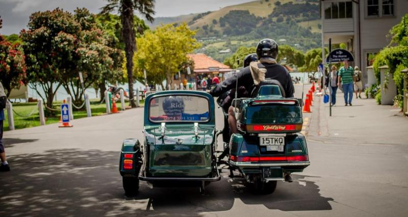  - VIDEO - Ce motard roule avec un side-car, il tente une acrobatie en pleine ville