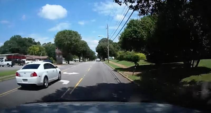  - VIDEO - Il double sur une ligne continue, pas de chance, la police a tout vu !