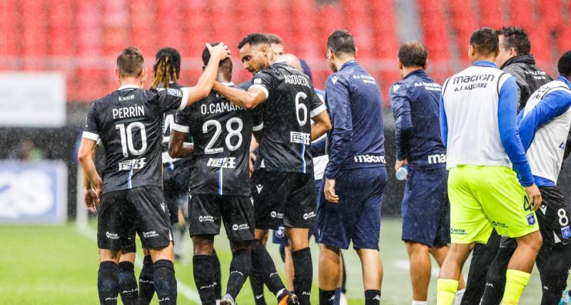  - Troyes mène à Dunkerque, Annecy devant Guingamp, tous les scores du multiplex de L2 à la pause 