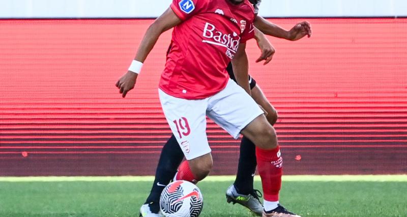  - Nîmes : un supporter de 7 ans interdit d'entrer dans le stade avec sa pancarte
