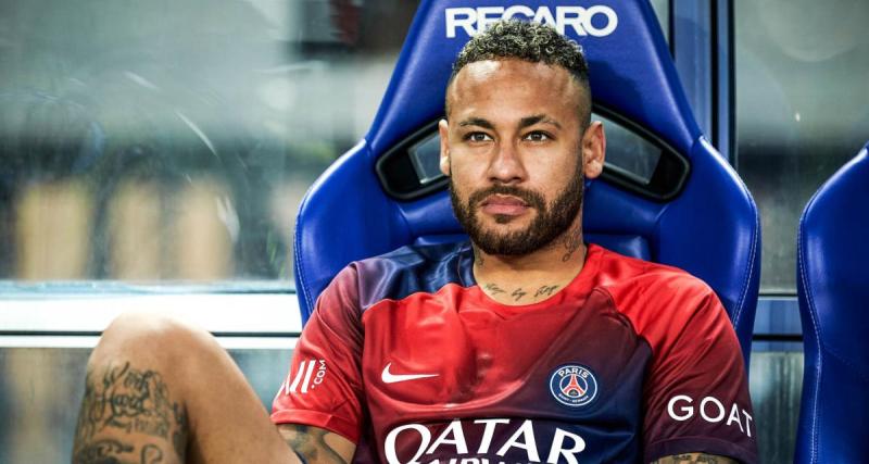  - PSG : le câlin d'adieu de Neymar à Mbappé !