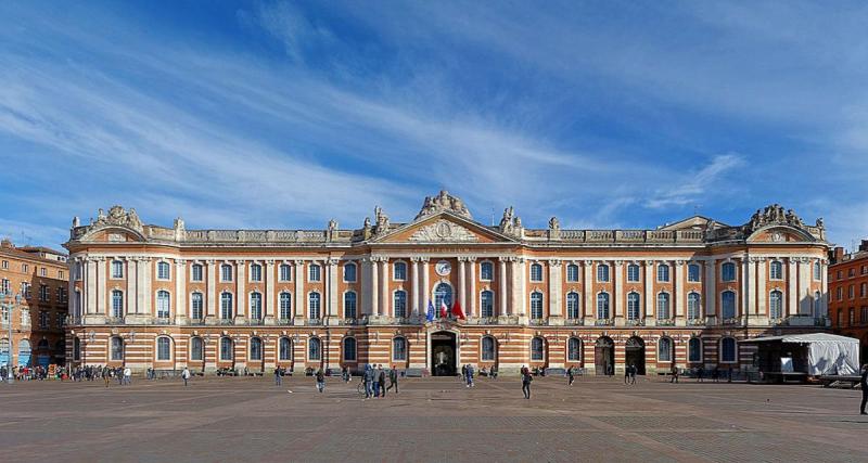  - Pour s'être mal garés à Toulouse, ils reçoivent un PV que tout le monde rêve de recevoir