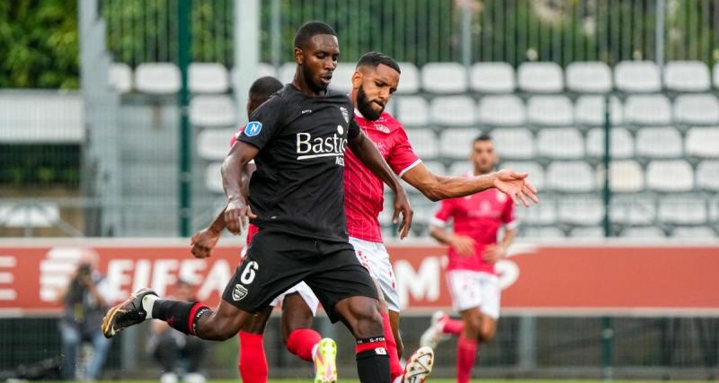  - N1 (J2) : Versailles domine Martigues, le Red Star coule à GOAL, Nancy accroché par Epinal...