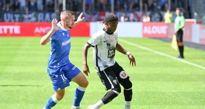  - Ligue 2 : Angers égalise juste avant la pause, Auxerre réduit à dix