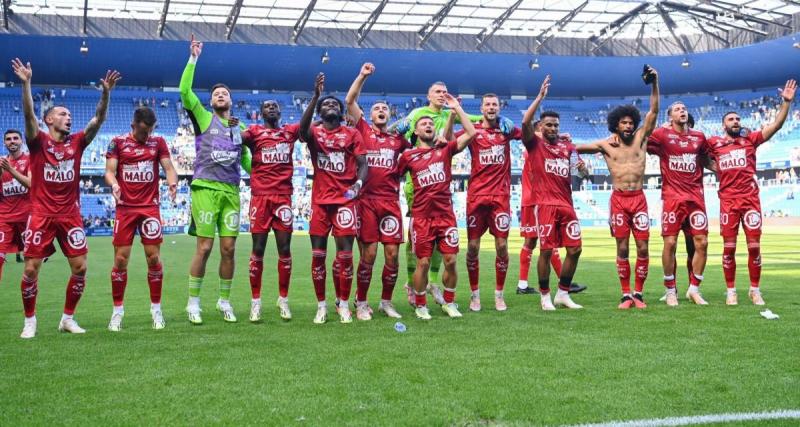  - Ligue 1 : 6 joueurs brestois bloqués 40 minutes dans l'ascenseur avant le match au Havre !