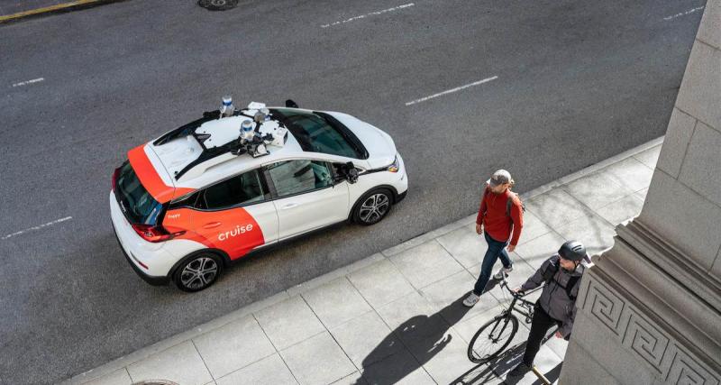  - Accident étonnant entre un robot-taxi et un camion de pompiers