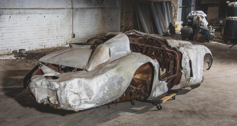  - Carbonisée après un accident, cette épave de Ferrari 500 Mondial Spider se vend pour un prix fou