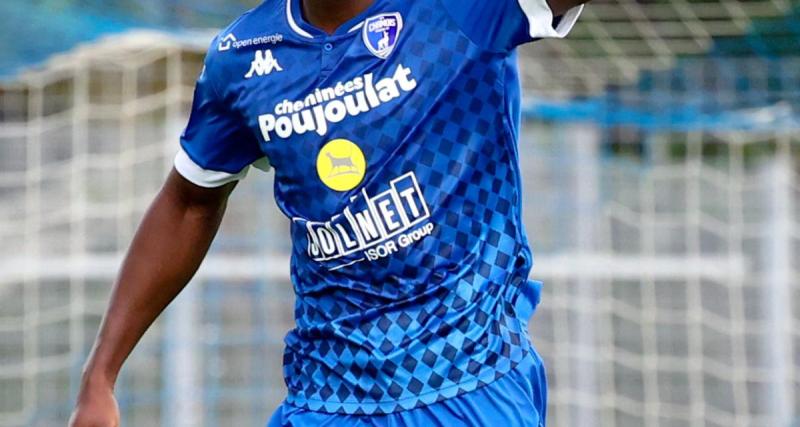  - Niort : le centenaire Moïse-Maurice Ejnès a donné le coup d’envoi face à Villefranche