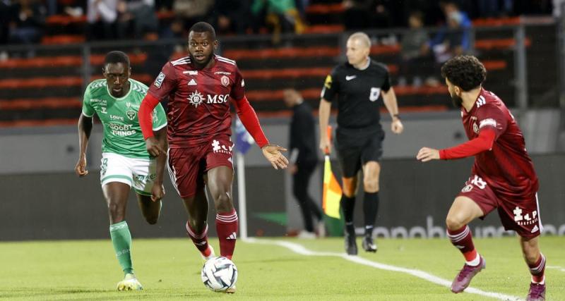  - Ligue 2 : Annecy et Saint-Etienne se neutralisent au terme d'un match animé