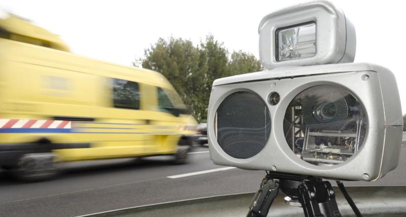  - 195 km/h sur l'autoroute, le chauffard suisse voit sa voiture partir à la fourrière