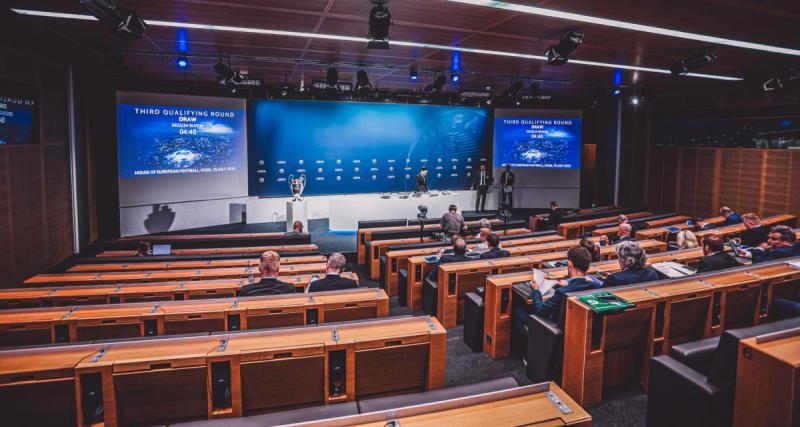  - 🚨 Ligue des champions en direct : suivez le tirage au sort de la phase de poules en Live !