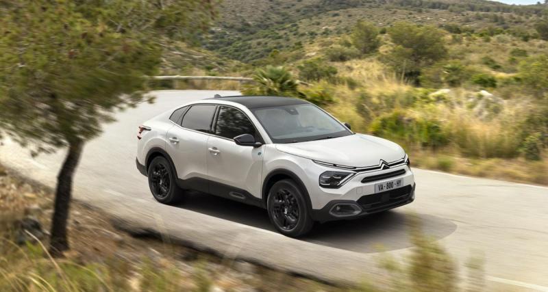  - Citroën ë-C4 X ë-Series (2023) : livrée bi-ton et intérieur clair pour la berline surélevée électrique