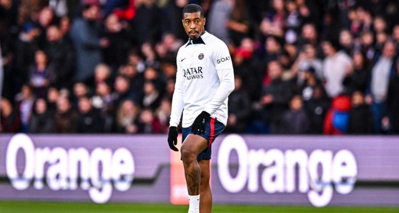  - Equipe de France : Kimpembe a rendu visite aux Bleus après la victoire contre l'Irlande