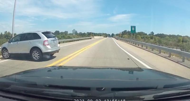  - VIDEO - Égaré, cet automobiliste n’a clairement pas choisi l'endroit le plus pratique pour faire demi-tour