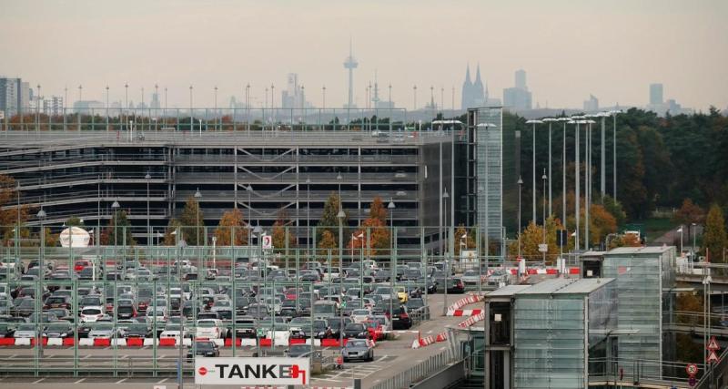  - Il laisse sa voiture à l’aéroport pendant une semaine, elle est perdue par la société de gardiennage