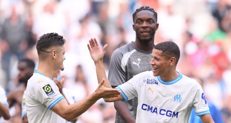  - OM : Amine Harit se faire chambrer par ses coéquipiers