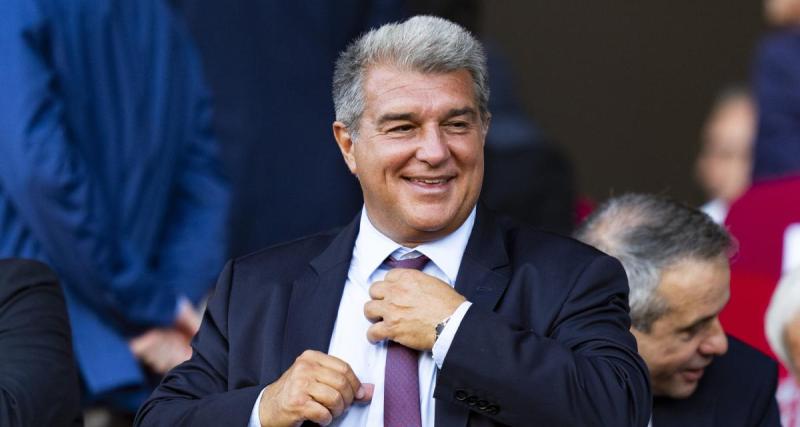  - Barça : Laporta adoube Deco lors de sa présentation