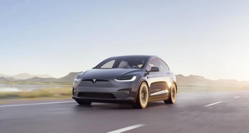  - Des activistes anti-Tesla incendient 15 voitures en Allemagne