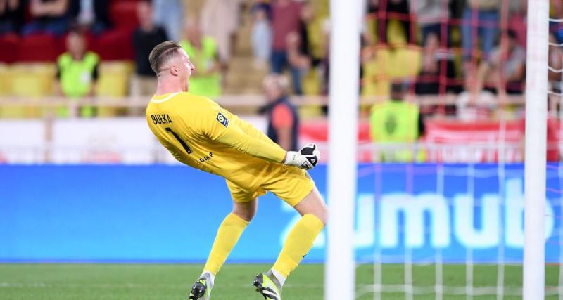  - Nice : Marcin Bulka porté en triomphe par ses coéquipiers