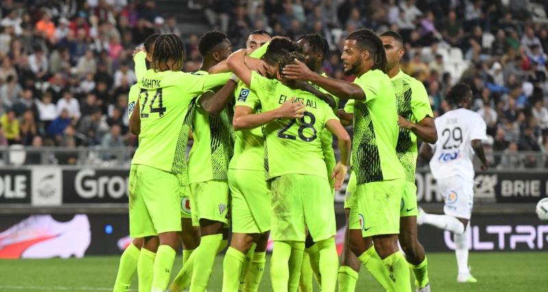  - Ligue 2 (J10) : Auxerre en maîtrise, Angers sur le podium, Rodez renverse Caen dans un match de folie... les résultats du multiplex